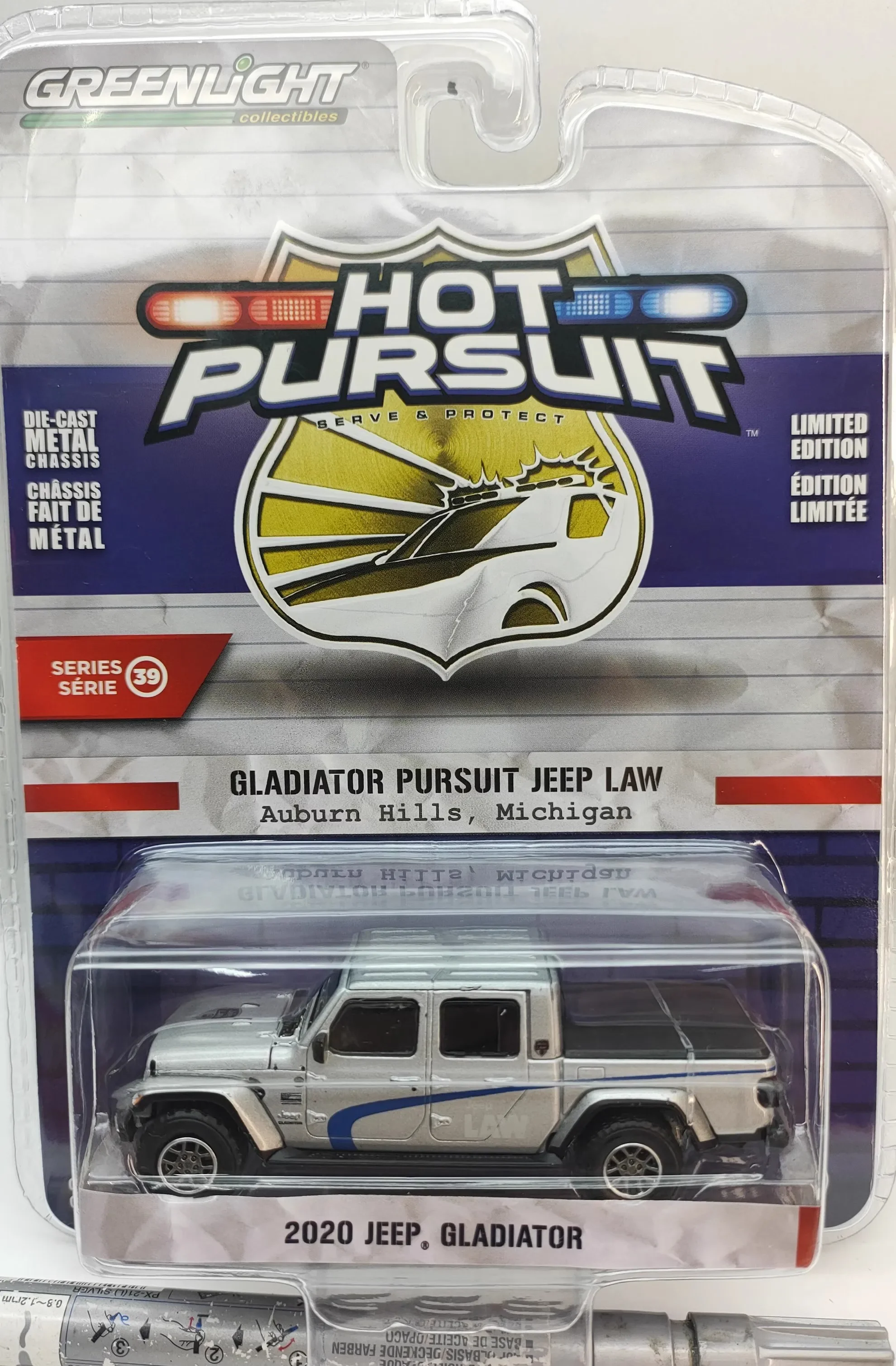 Модель автомобиля из литого металлического сплава Jeep Gladiator 1:64 2020, игрушки для коллекции подарков
Модель автомобиля из литого металлического сплава Jeep Gladiator 1:64 2020, игрушки для коллекции подарков