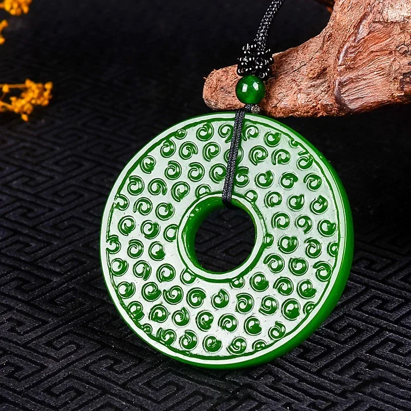 Натуральный зеленый резной завод со штатами, застежка мира, нефритовый кулон, модный бутик ювелирных изделий, мужское и женское ожерелье с застежкой мира 
Натуральный зеленый резной завод со штатами, застежка мира, нефритовый кулон, модный бутик ювелирных изделий, мужское и женское ожерелье с застежкой мира