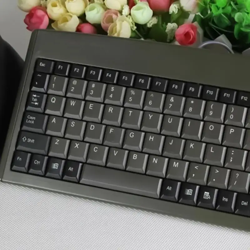 Эргономичная 88 ключ USB -клавиатура с водонепроницаемой конструкцией для универсального использования F19E
Эргономичная 88 ключ USB -клавиатура с водонепроницаемой конструкцией для универсального использования F19E