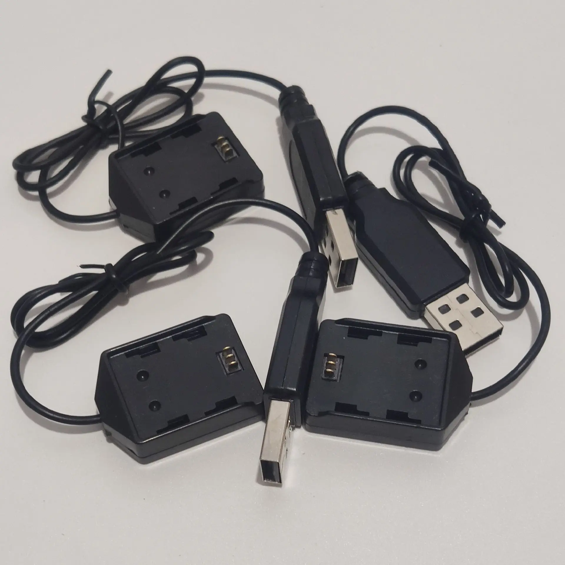 4DRC V2 Мини-дрон 4D-V2 Оригинальные запасные части для литиевой батареи USB-провод для зарядки 3 шт.
4DRC V2 Мини-дрон 4D-V2 Оригинальные запасные части для литиевой батареи USB-провод для зарядки 3 шт.