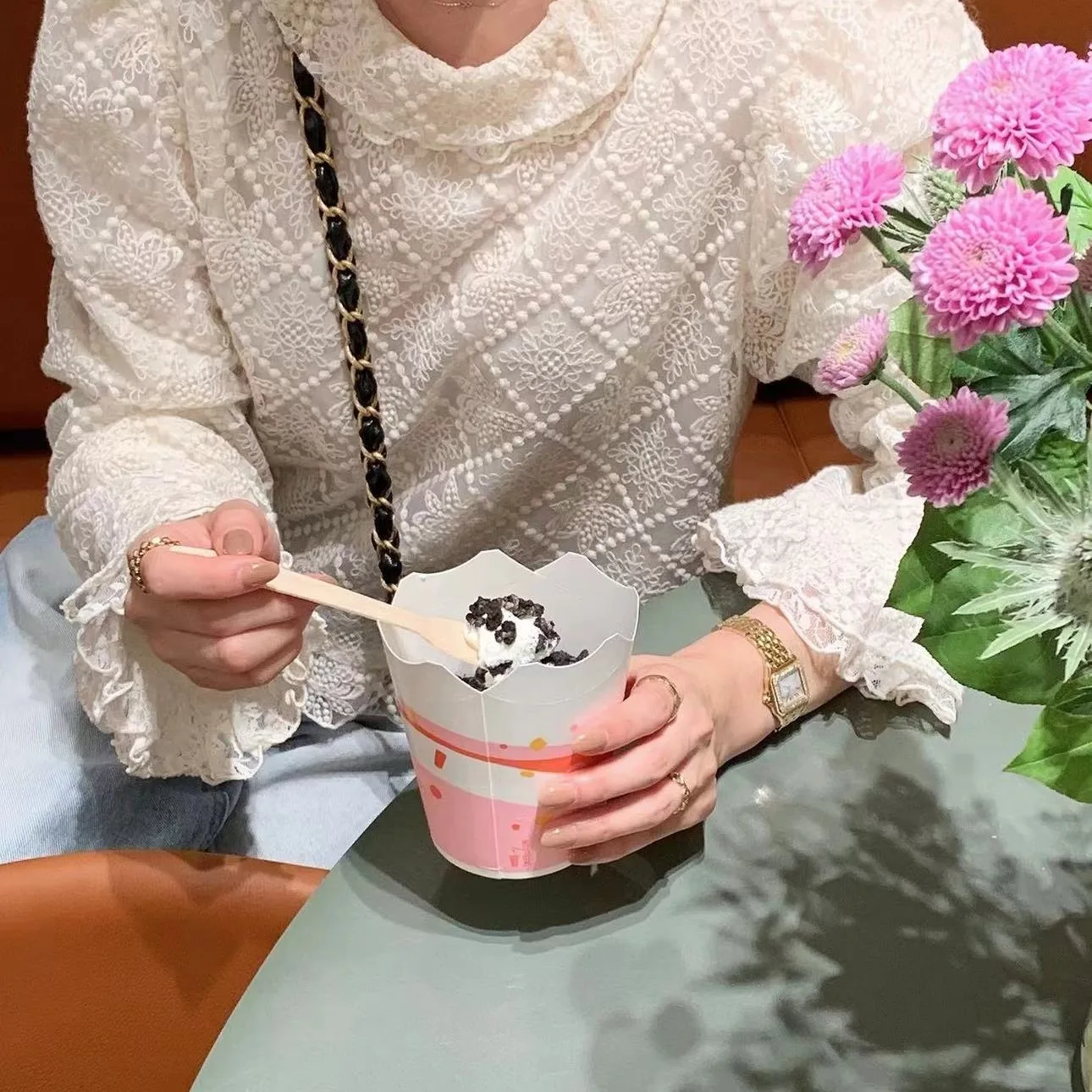 Женская блузка из водорастворимого кружева с рукавами-колокол, универсальная, модная, 100% хлопок, весна-осень
Женская блузка из водорастворимого кружева с рукавами-колокол, универсальная, модная, 100% хлопок, весна-осень