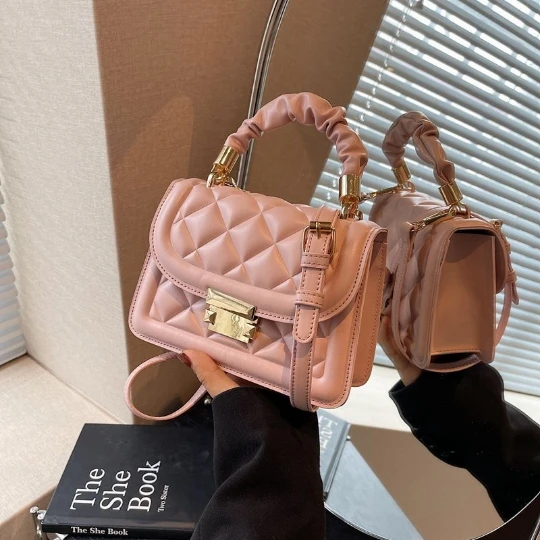 NEW 2023 Pink Korean Trend Rhombic Girl Woman Messenger Shoulder OL PU PVC Leather Women Lady Bags Mini Handbag Purses Tote Bag
NEW 2023 Pink Korean Trend Rhombic Girl Woman Messenger Shoulder OL PU PVC Leather Women Lady Bags Mini Handbag Purses Tote Bag