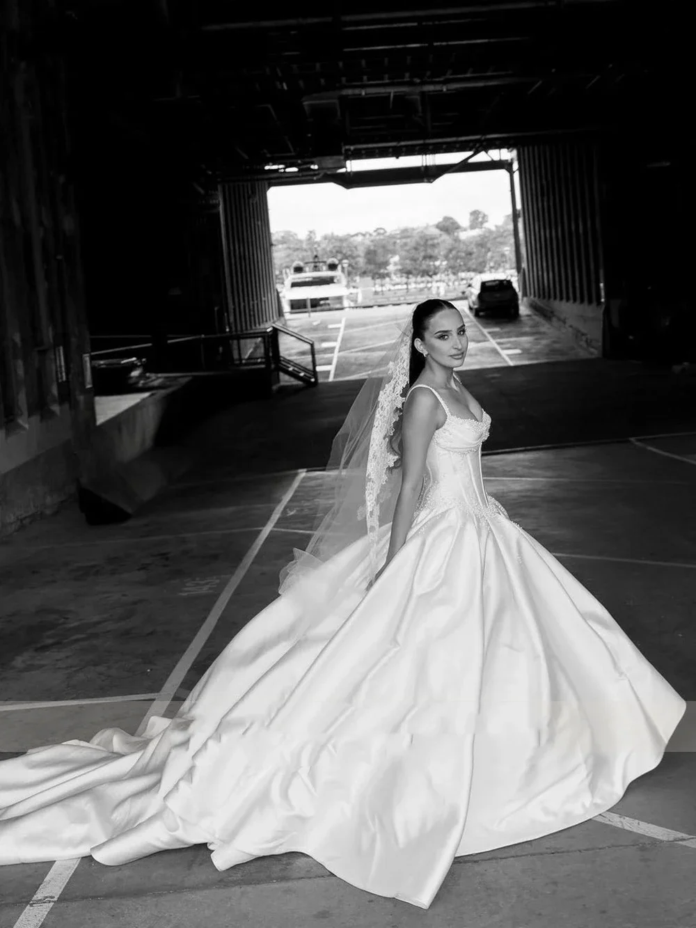 Flavinke Customzied Elegant Luxurious Satin Sweetheart A-Line Wedding Dresses Beading Pearls Spaghetti Straps Bride Gowns 2025 
Flavinke Customzied Elegant Luxurious Satin Sweetheart A-Line Wedding Dresses Beading Pearls Spaghetti Straps Bride Gowns 2025