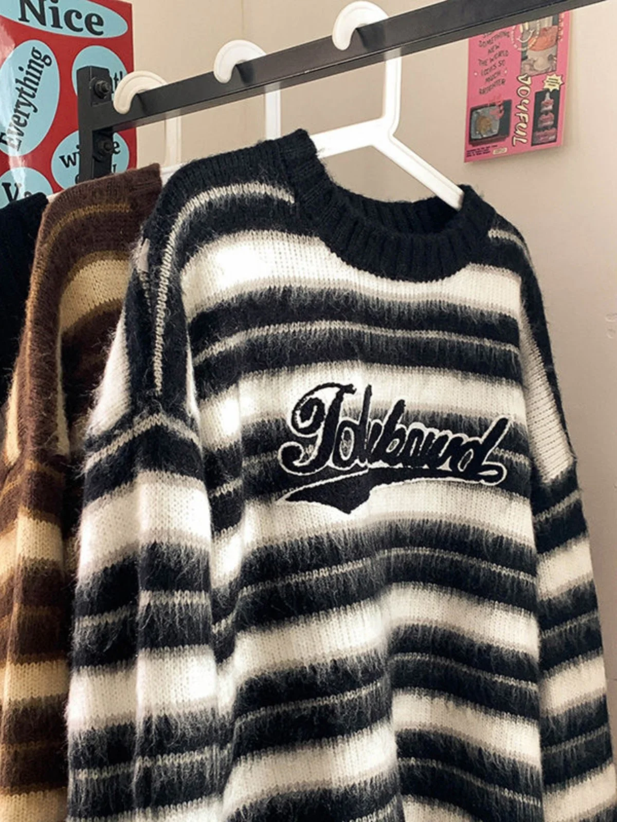 Loose Fit Men's Knitted Sweater Stripe round Ne Big Size 300 Pou American Retro Sle Autumn Faion Casual Knitwear
Loose Fit Men's Knitted Sweater Stripe round Ne Big Size 300 Pou American Retro Sle Autumn Faion Casual Knitwear