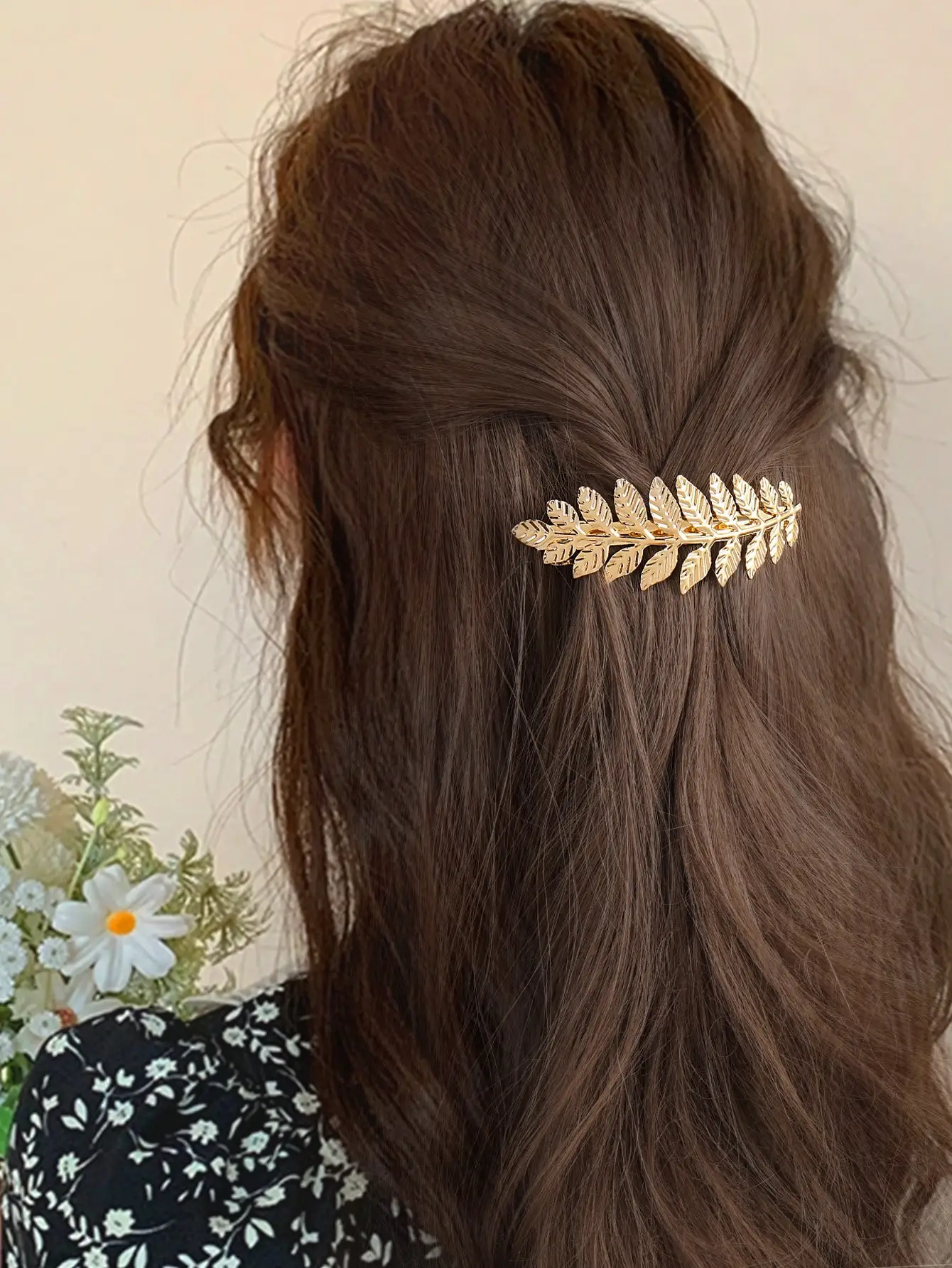 1pc Metal Leaf Shape Hair Clip For Women, Fashionable Gold Color/Silver Color Spring Clip Hairpin, Hair Accessories Boho
1pc Metal Leaf Shape Hair Clip For Women, Fashionable Gold Color/Silver Color Spring Clip Hairpin, Hair Accessories Boho