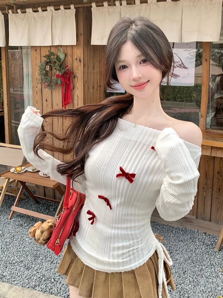 Elegant Sweet And Spicy Knot One Shoulder Long Sleeve Knitted Sweater Women's Winter Fashionable Beautiful Base Shi...
Elegant Sweet And Spicy Knot One Shoulder Long Sleeve Knitted Sweater Women's Winter Fashionable Beautiful Base Shi...