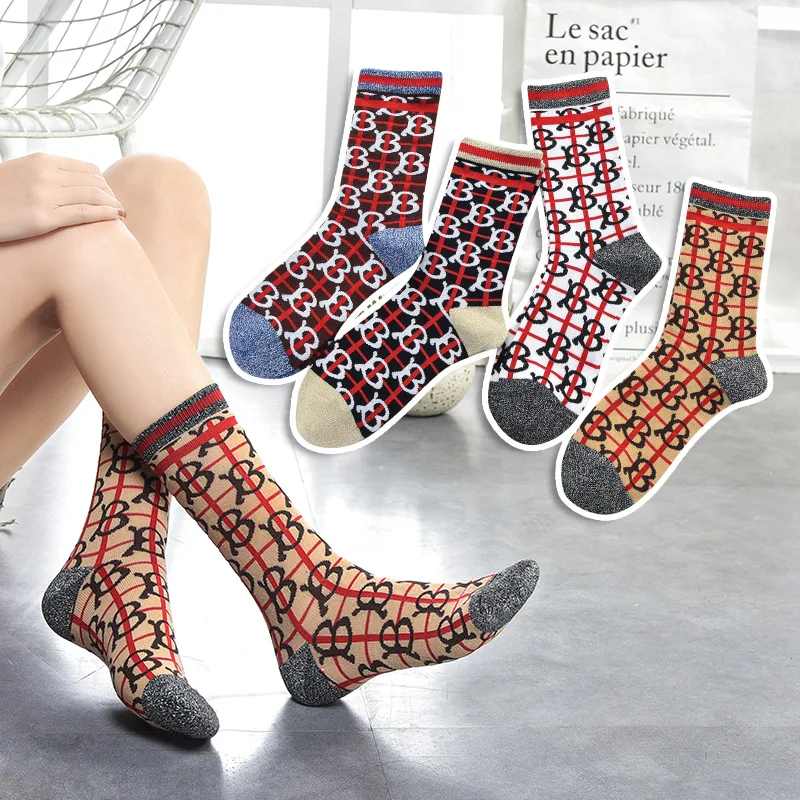 Autumn and winter new products pile up women's socks retro style sports mid tube checkered striped socks for children
Autumn and winter new products pile up women's socks retro style sports mid tube checkered striped socks for children