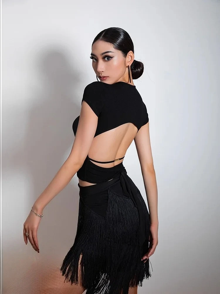customized women's adult Latin dance ballroom costume dance practice uniform round neck short sleeved top tassel skirt dress
customized women's adult Latin dance ballroom costume dance practice uniform round neck short sleeved top tassel skirt dress