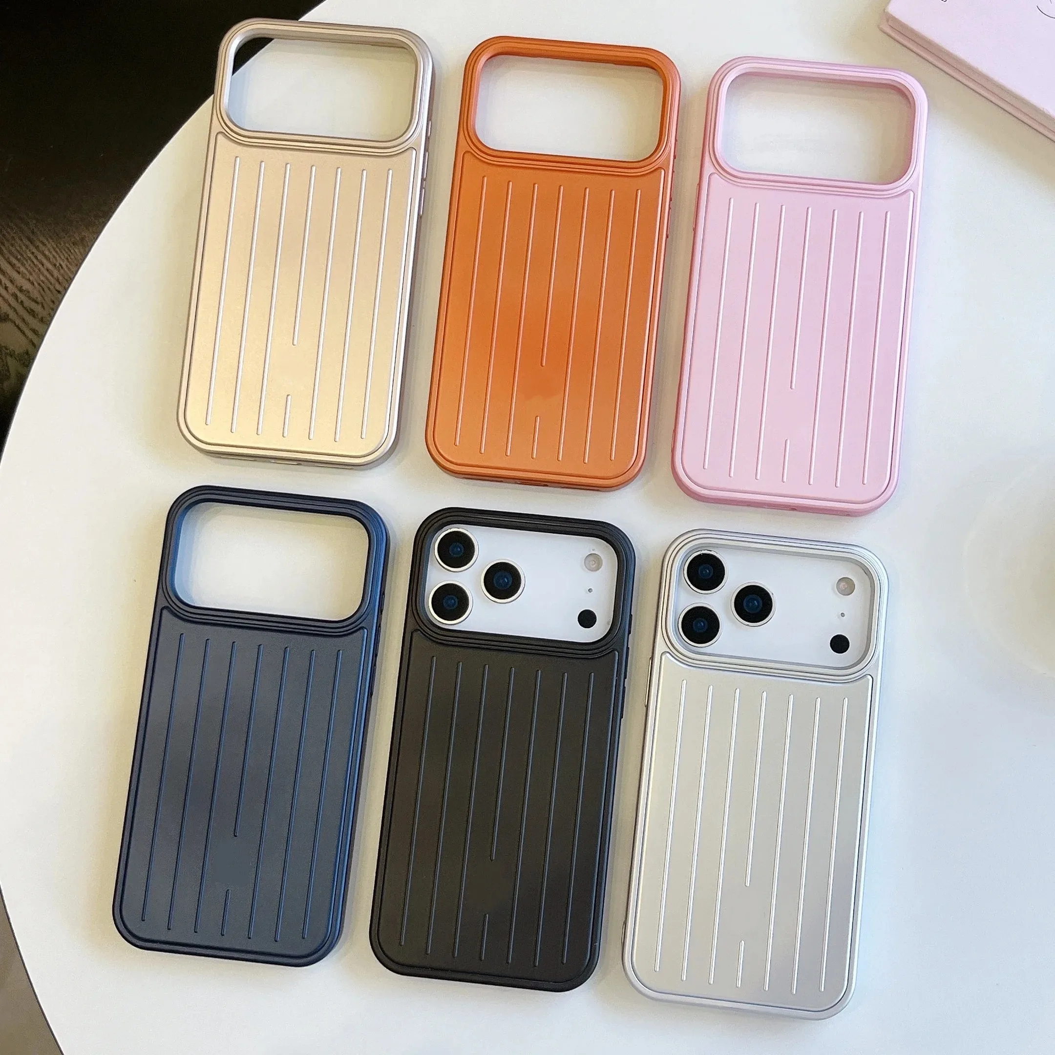 Luxury 3D striped pattern protective case alloy phone case suitable for iPhone 17 Pro Max 16 15 14 13 Pro anti drop protection
Luxury 3D striped pattern protective case alloy phone case suitable for iPhone 17 Pro Max 16 15 14 13 Pro anti drop protection