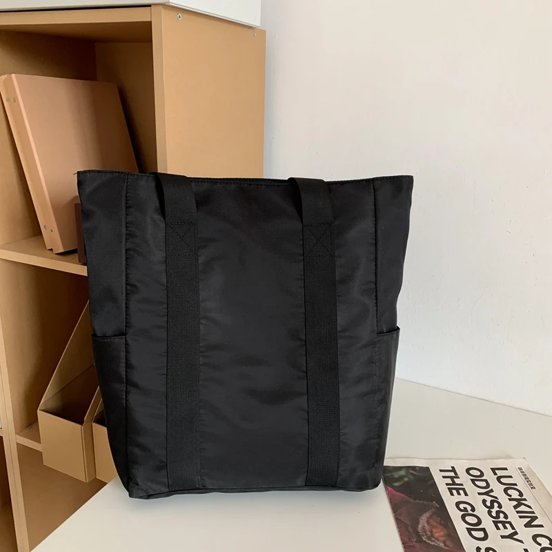 Модная большая сумка-мешок Capaci, женская сумка, простая модная сумка на одно плечо, весна 2021, нейлоновый материал, застежка-молния
Модная большая сумка-мешок Capaci, женская сумка, простая модная сумка на одно плечо, весна 2021, нейлоновый материал, застежка-молния