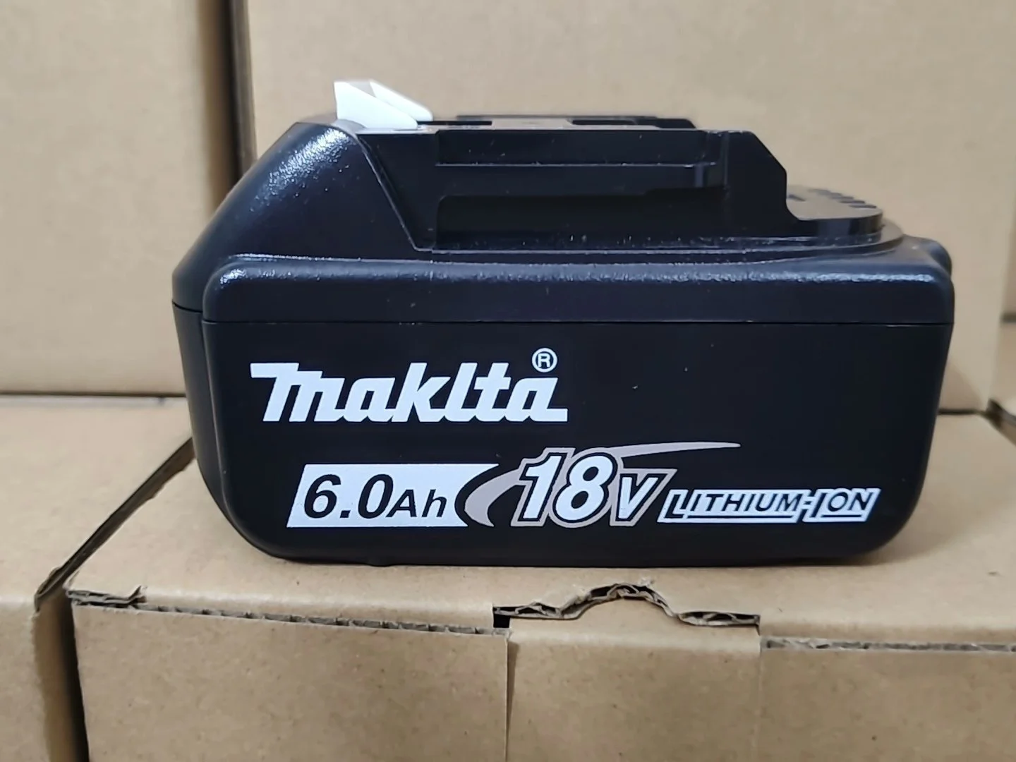 Makita 18V 6.0Ah LXT Lithium-Ion Battery & DC18RC Fast Charger Kit (BL1860B) - Compatible with BL1850/BL1860, Free DHL Shipping
Makita 18V 6.0Ah LXT Lithium-Ion Battery & DC18RC Fast Charger Kit (BL1860B) - Compatible with BL1850/BL1860, Free DHL Shipping
