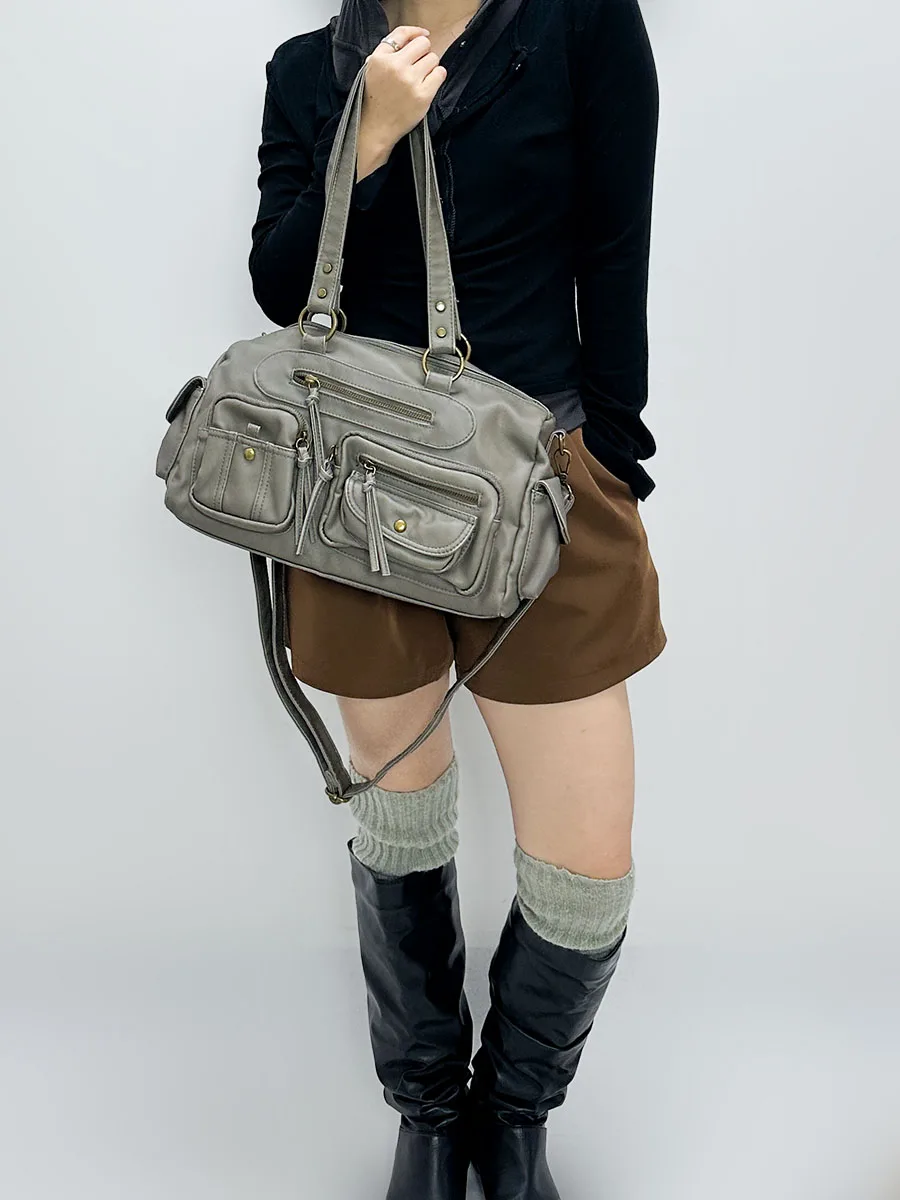 Yau Large Capacity Motorcycle Single Shoulder Bag Grey Autumn Winter Multi Pocket Crossbody Underarm Retro Style Bag
Yau Large Capacity Motorcycle Single Shoulder Bag Grey Autumn Winter Multi Pocket Crossbody Underarm Retro Style Bag