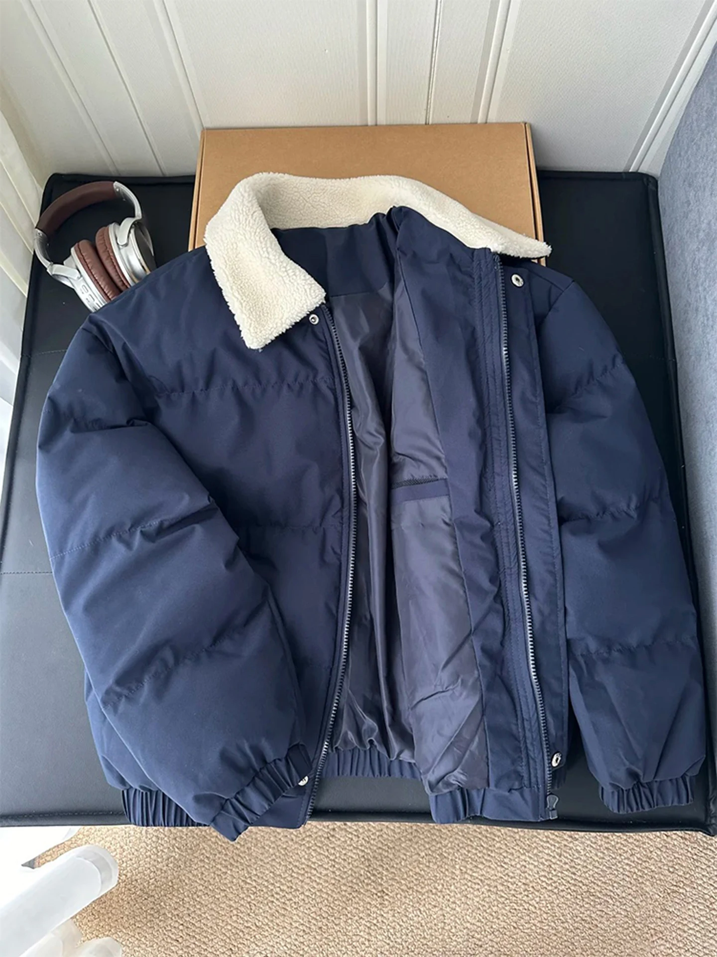 Утепленная куртка с воротником из овечьего бархата, мужская зимняя теплая хлопковая куртка в американском стиле, короткая стеганая куртка из хлопка
Утепленная куртка с воротником из овечьего бархата, мужская зимняя теплая хлопковая куртка в американском стиле, короткая стеганая куртка из хлопка