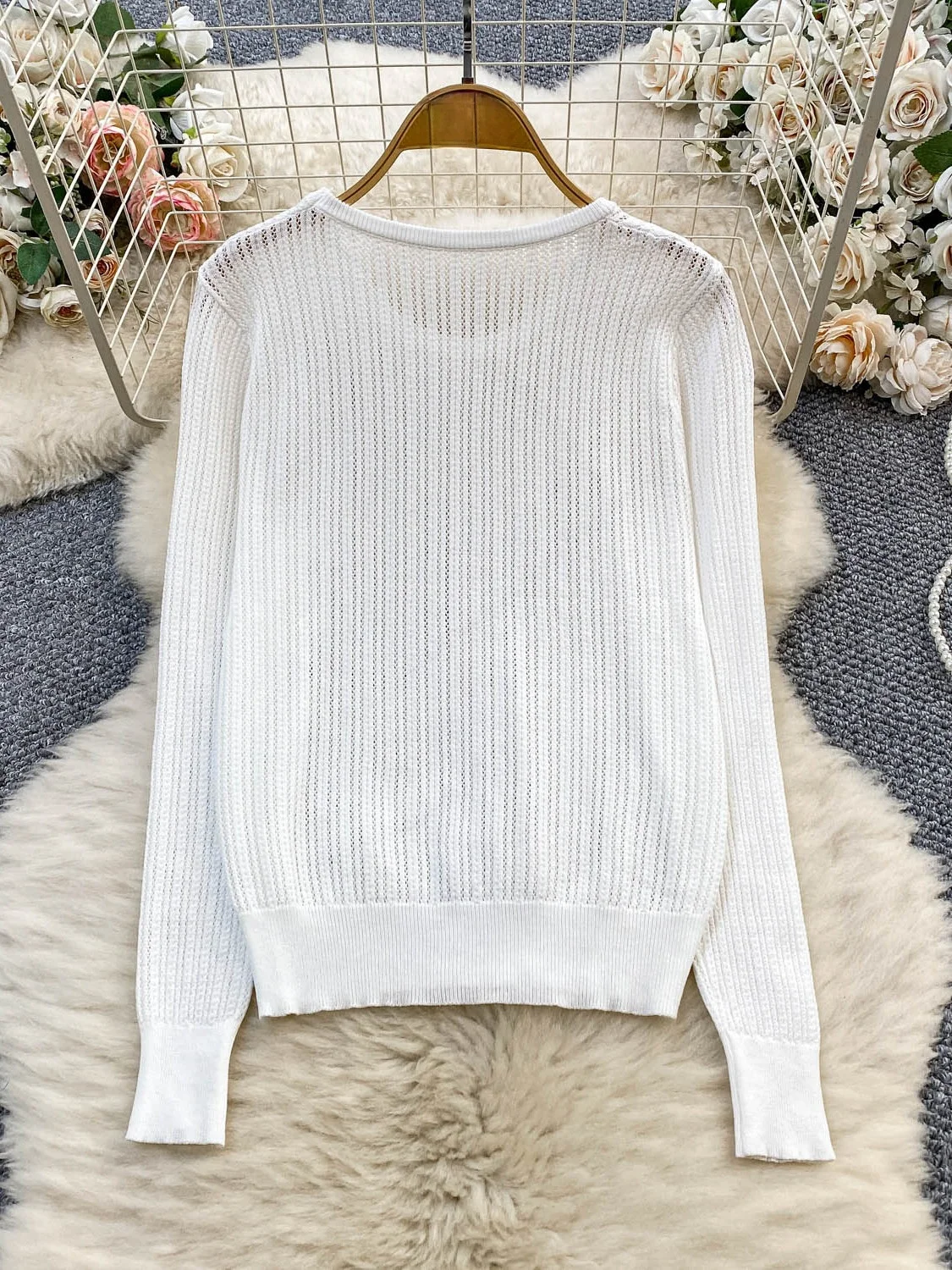 Осень-зима, женская свободная посадка, цветной трикотаж, модная универсальная футболка с базовым слоем, топ, простой длинный све
Осень-зима, женская свободная посадка, цветной трикотаж, модная универсальная футболка с базовым слоем, топ, простой длинный све