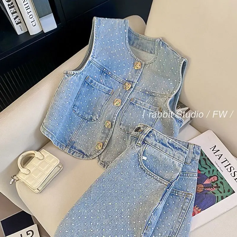 2025 Spring Women Casula Denim Long Skirts Sets New Fashion Denim Cropped Vest Coat Women Suit Casual Set Womens Outfits
2025 Spring Women Casula Denim Long Skirts Sets New Fashion Denim Cropped Vest Coat Women Suit Casual Set Womens Outfits 