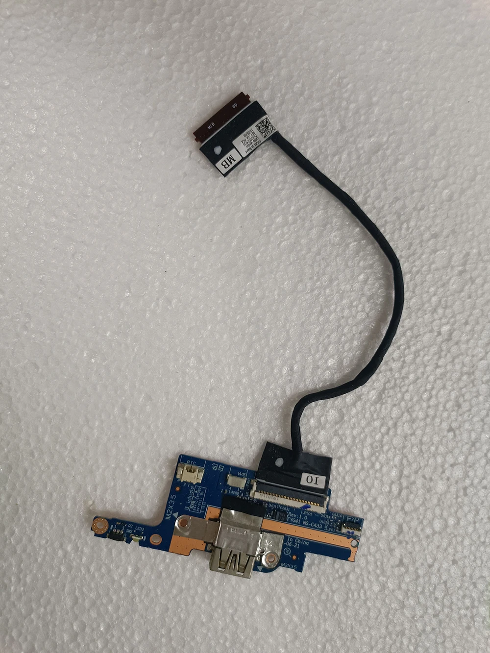 Б/у оригинал для Lenovo Yoga C740-14IML USB-кабель переключателя платы NS-C433 5C50S24993
Б/у оригинал для Lenovo Yoga C740-14IML USB-кабель переключателя платы NS-C433 5C50S24993