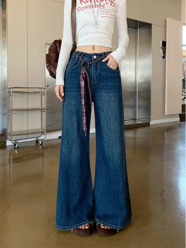 High Waist Wide Leg Jeans Flared Straight Cut Denim Pants Slimming Design Korean Style Commute Fashion plus Size Women
High Waist Wide Leg Jeans Flared Straight Cut Denim Pants Slimming Design Korean Style Commute Fashion plus Size Women