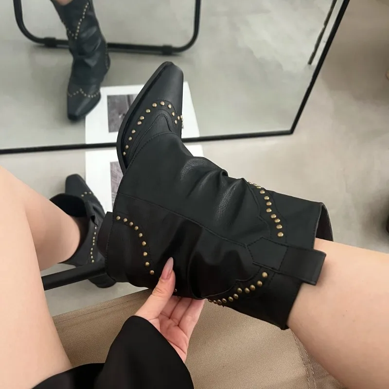 Brown Ankle Boots Low Heel Chunky Shoes Casual Rivets Pointed Toe Black Boots For Women Fall Ladies Shoes Western Botines Mujer
Brown Ankle Boots Low Heel Chunky Shoes Casual Rivets Pointed Toe Black Boots For Women Fall Ladies Shoes Western Botines Mujer