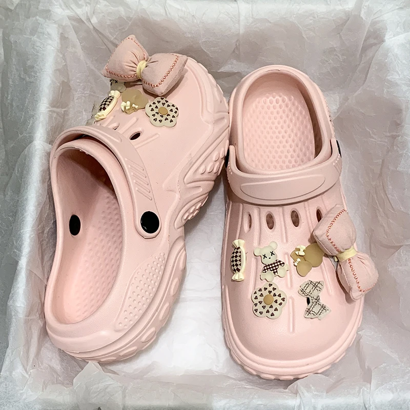 A pair of children's summer hole shoes, two-wear cute bear bow outdoor beach shoes, sizes 30/31-40/41,AL-5051M
A pair of children's summer hole shoes, two-wear cute bear bow outdoor beach shoes, sizes 30/31-40/41,AL-5051M