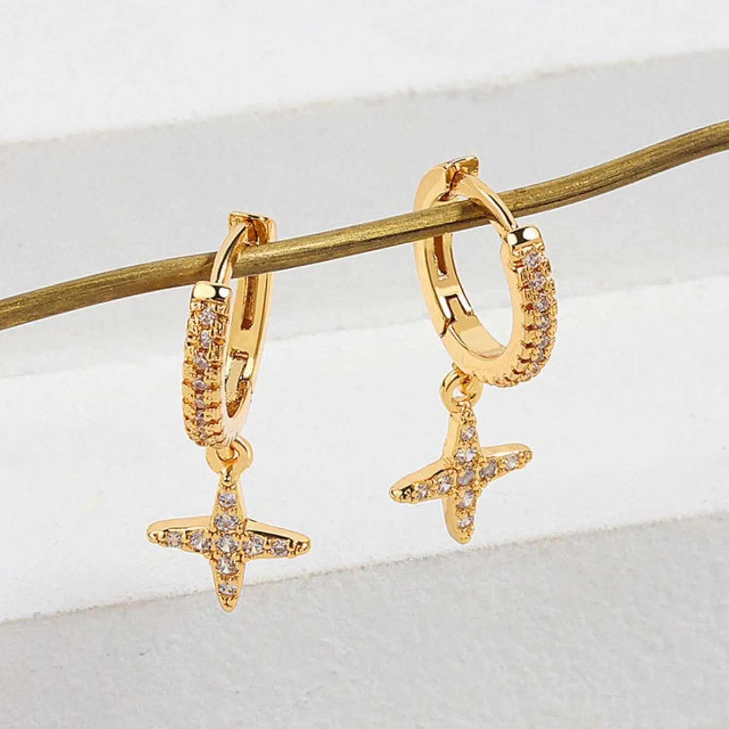 Silver Color Trendy Style Cross Zircon Drop Earrings Female Fashion Temperament Light Luxury Romantic Valentine Gift
Silver Color Trendy Style Cross Zircon Drop Earrings Female Fashion Temperament Light Luxury Romantic Valentine Gift