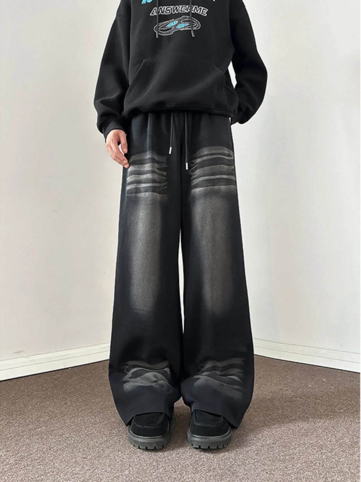 Мужские джинсы в стиле ретро, американские, свободного прямого кроя, длинные брюки, повседневные, молодежные, в стиле High Street, с расклешенными штанинами, для энергичной молодежи
Мужские джинсы в стиле ретро, американские, свободного прямого кроя, длинные брюки, повседневные, молодежные, в стиле High Street, с расклешенными штанинами, для энергичной молодежи