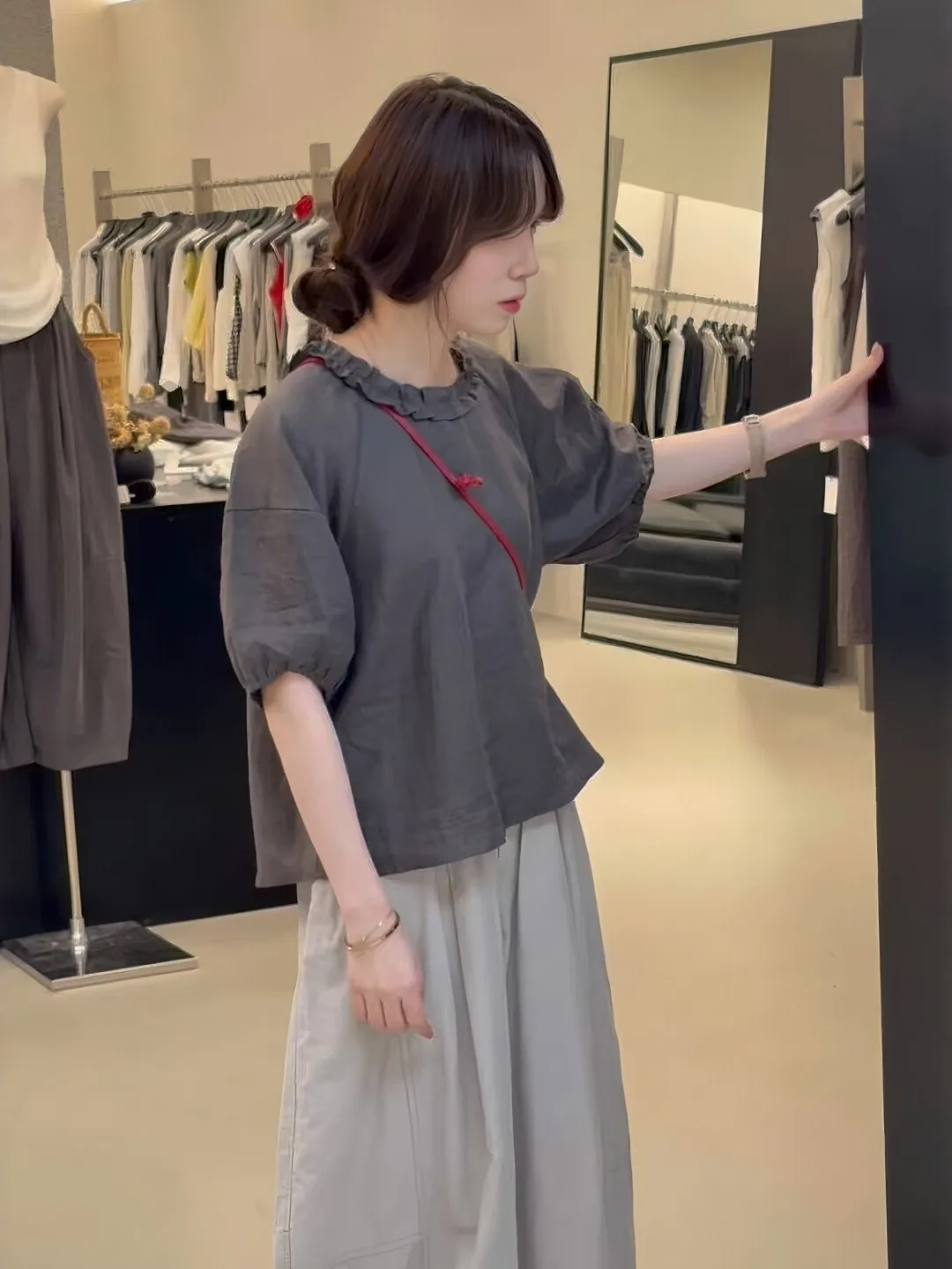 Korean Style Lace Trim round Neck Bubble Sleeve Top Women Summer New Lazy Loose Slimming Five Sleeve Shirt City Walk Suit
Korean Style Lace Trim round Neck Bubble Sleeve Top Women Summer New Lazy Loose Slimming Five Sleeve Shirt City Walk Suit