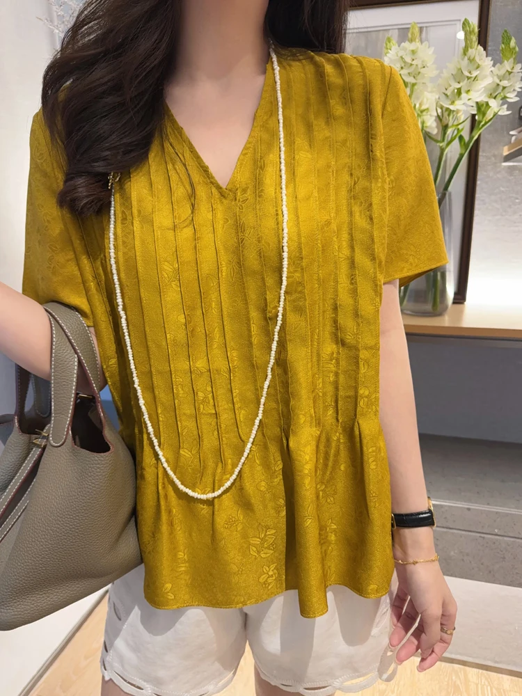 Elegant Silken Blouse V-Neck Short Sleeve Pleated Loose Women's Shirt Age-Defying Chinese Style Pure Color Versatile Summer Top
Elegant Silken Blouse V-Neck Short Sleeve Pleated Loose Women's Shirt Age-Defying Chinese Style Pure Color Versatile Summer Top