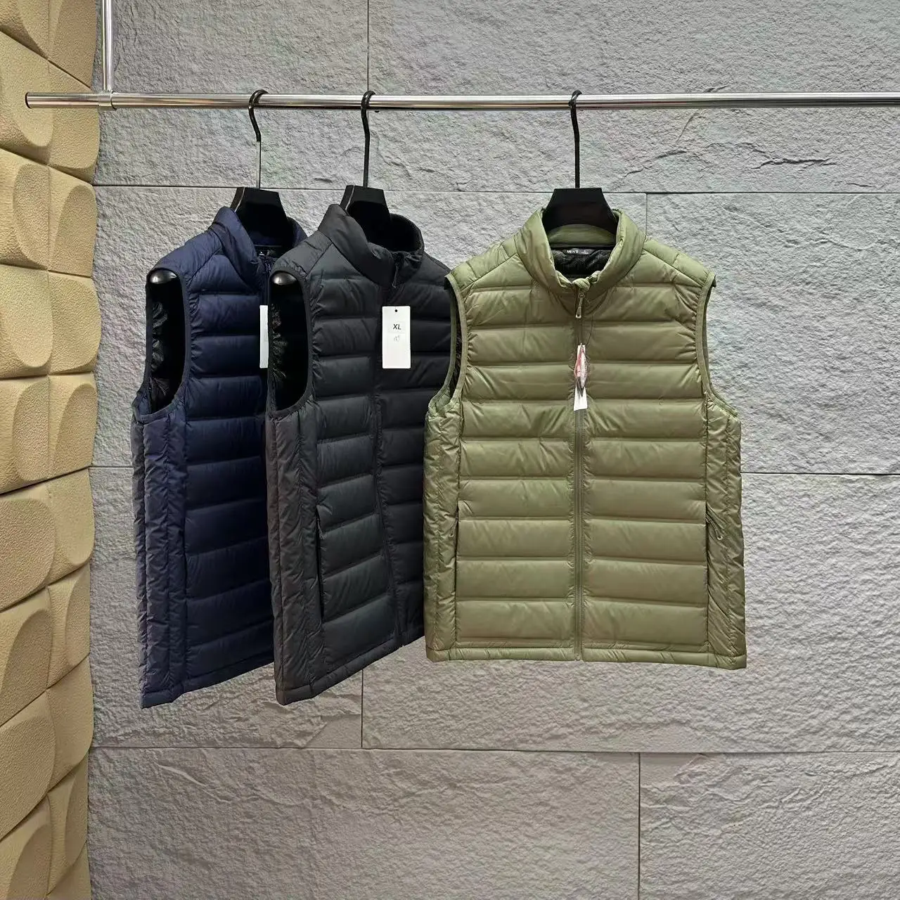 Утепленный пуховый жилет для мужчин, зимний теплый жилет из пуха, большой размер, молодежный стиль, повседневная верхняя одежда свободного кроя
Утепленный пуховый жилет для мужчин, зимний теплый жилет из пуха, большой размер, молодежный стиль, повседневная верхняя одежда свободного кроя