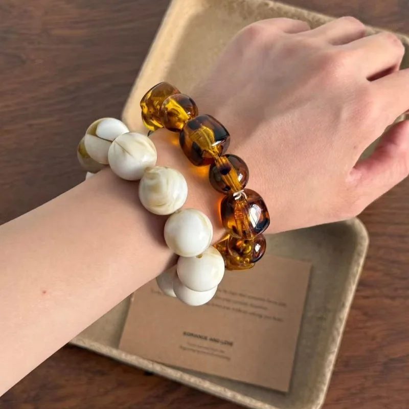 Retro Leopard Print Resin Bracelet for Women Irregular Amber Beaded Fashion Jewelry Versatile Daily Accessory
Retro Leopard Print Resin Bracelet for Women Irregular Amber Beaded Fashion Jewelry Versatile Daily Accessory