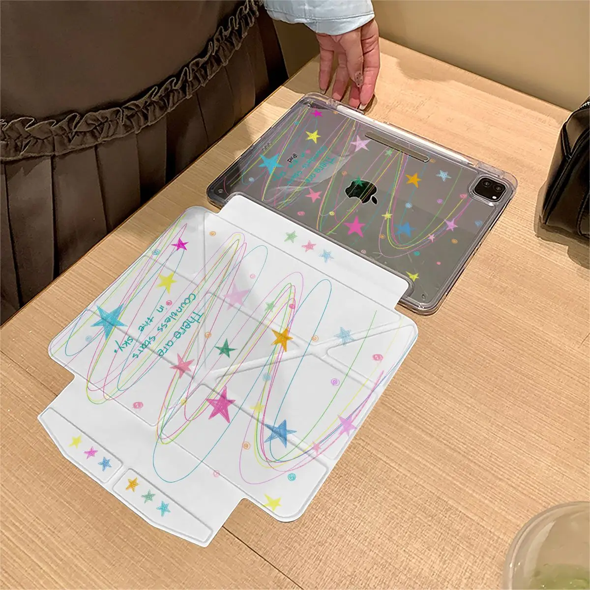 Чехол Graffiti Stars Fold для iPad Pro 11, 13 дюймов, iPad Pro 12.9 дюймов 2025, iPad Air 7, 10-го, 11-го поколений, M4/5, с застежкой для MagSafe, защитный чехол
Чехол Graffiti Stars Fold для iPad Pro 11, 13 дюймов, iPad Pro 12.9 дюймов 2025, iPad Air 7, 10-го, 11-го поколений, M4/5, с застежкой для MagSafe, защитный чехол