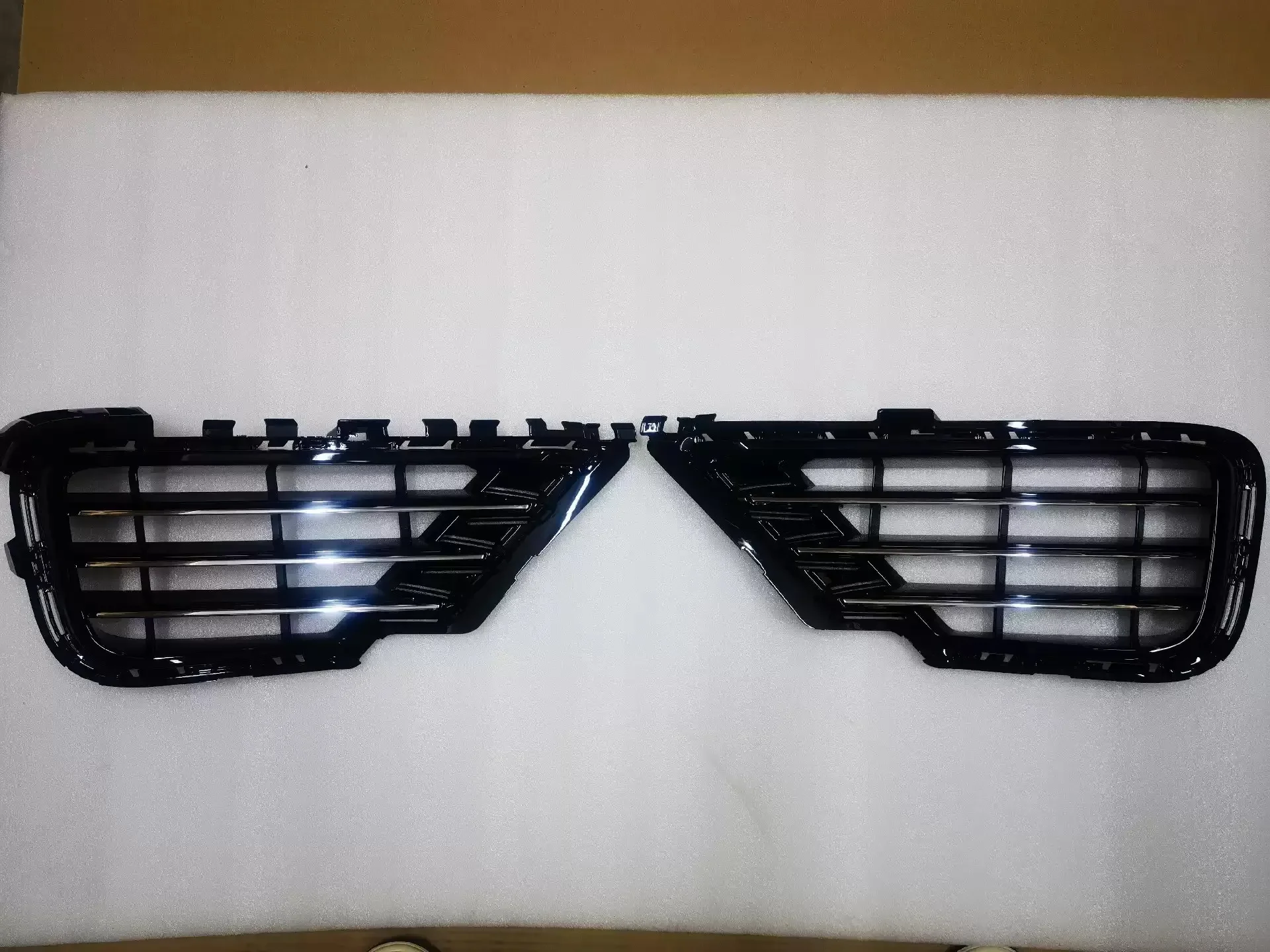 Front bumper Grille Frame Front Bumper Ventilation grill for Volkswagen vw Touareg Rline 15-18
Front bumper Grille Frame Front Bumper Ventilation grill for Volkswagen vw Touareg Rline 15-18