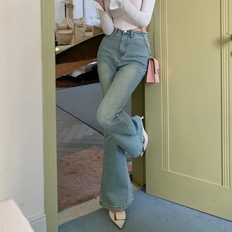 High Waist Slim Fit Long Leg Jeans Women's Retro Light Wash Bell Bottoms Korean Style Cotton Blend Stretch Denim Pants
High Waist Slim Fit Long Leg Jeans Women's Retro Light Wash Bell Bottoms Korean Style Cotton Blend Stretch Denim Pants