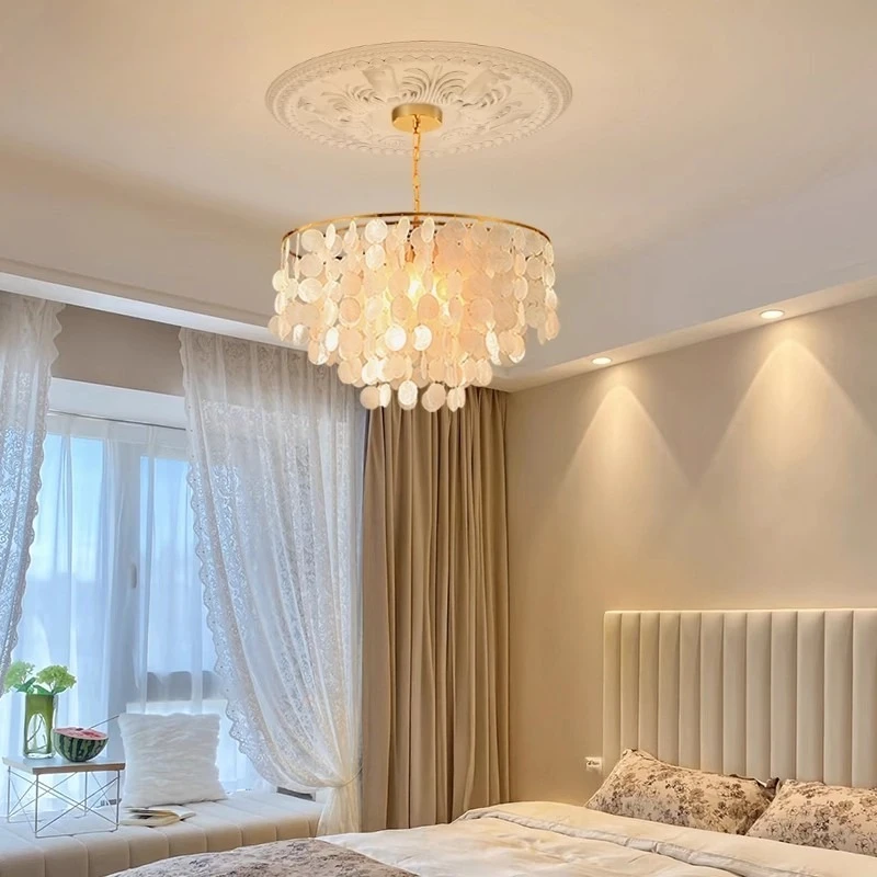 Nordic shell chandelier, French style living room, dining room, bedroom, study room, light luxury lighting fixtures
Nordic shell chandelier, French style living room, dining room, bedroom, study room, light luxury lighting fixtures