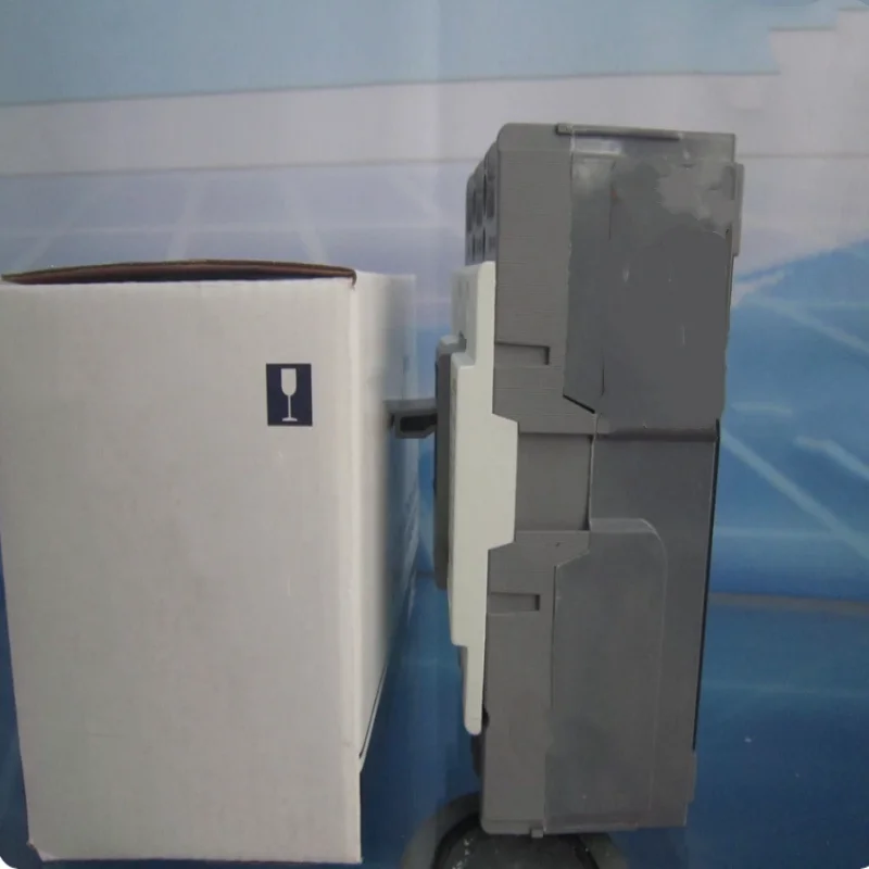 Совершенно новый оригинальный автоматический выключатель с пластиковым корпусом ABS53b ABe53b
Совершенно новый оригинальный автоматический выключатель с пластиковым корпусом ABS53b ABe53b