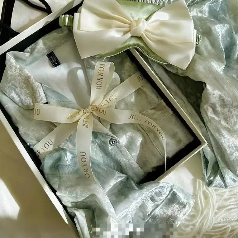 Роскошные бархатные пижамы из 2 предметов, женская одежда для сна, домашняя одежда, осенняя мягкая велюровая ночная рубашка, пижамы, брючный костюм, повседневная домашняя одежда, нижнее белье
Роскошные бархатные пижамы из 2 предметов, женская одежда для сна, домашняя одежда, осенняя мягкая велюровая ночная рубашка, пижамы, брючный костюм, повседневная домашняя одежда, нижнее белье