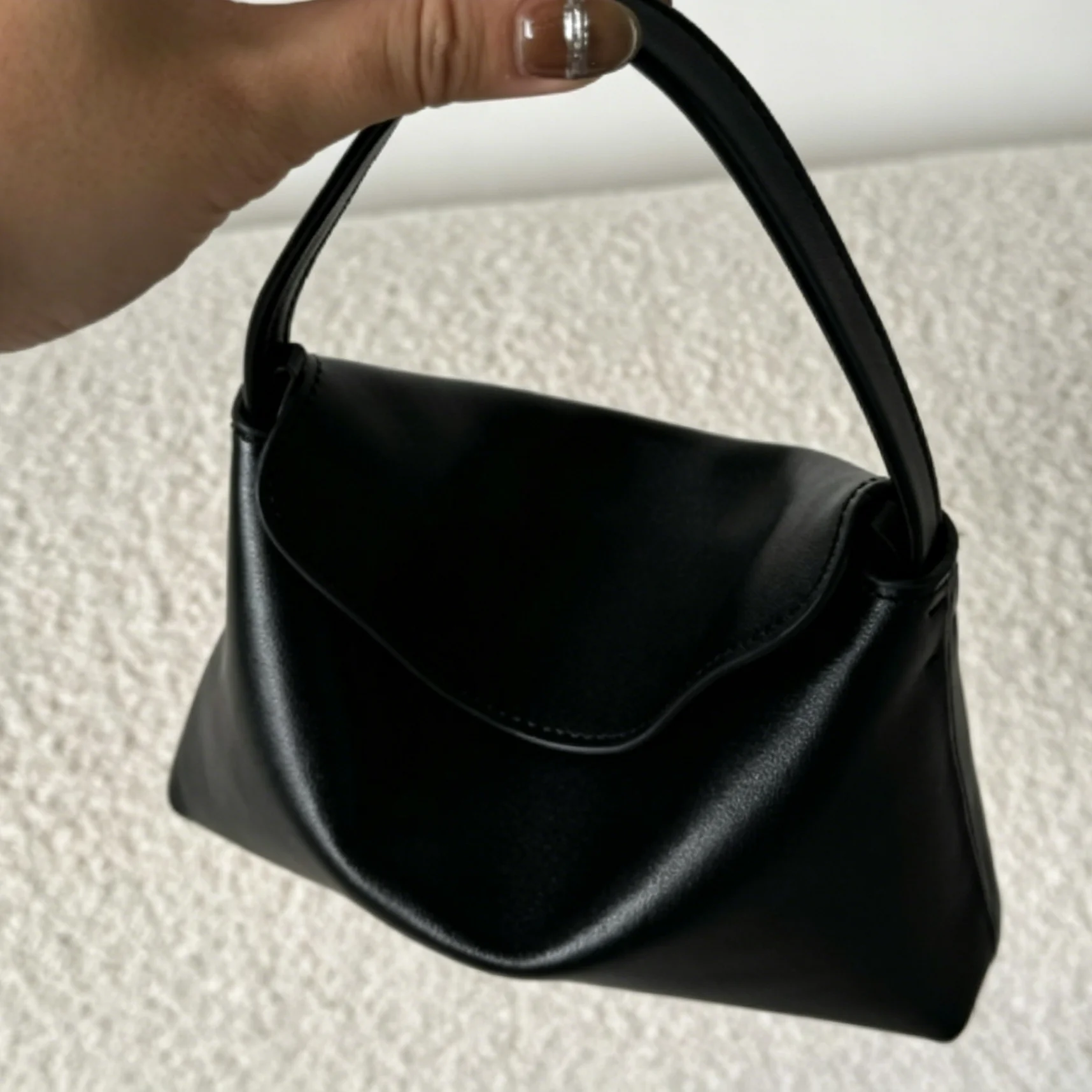 Top Layer Cowhide Mini Shoulder Bag Women Simple Crossbody Mahjong Bag With Detachable Chain
Top Layer Cowhide Mini Shoulder Bag Women Simple Crossbody Mahjong Bag With Detachable Chain
