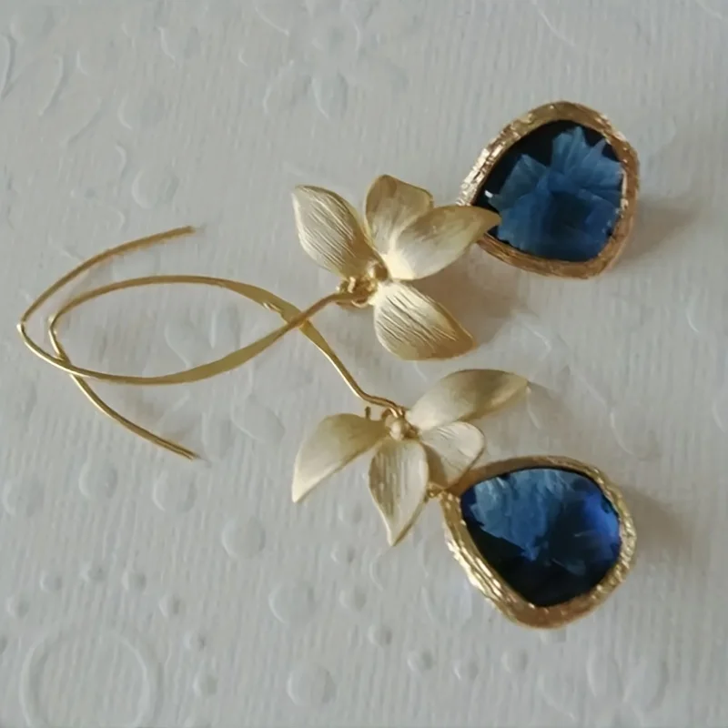 Vintage bohemian blue orchid drop earrings inlaid with synthetic zircon - wedding, bridal gifts, suitable for daily wear, elegant orchid shape in all seasons
Vintage bohemian blue orchid drop earrings inlaid with synthetic zircon - wedding, bridal gifts, suitable for daily wear, elegant orchid shape in all seasons