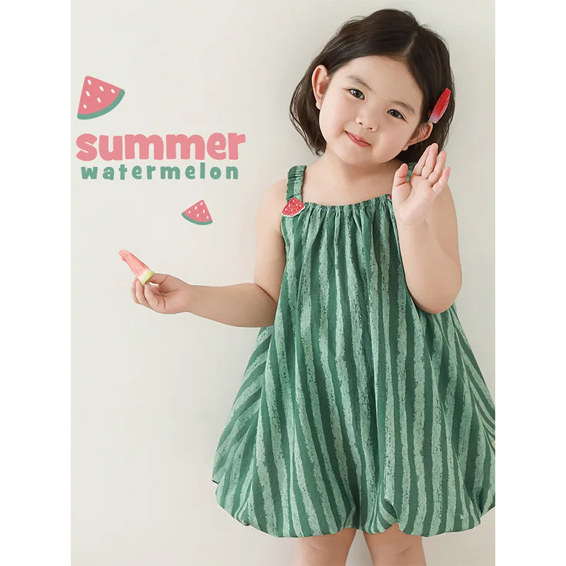 Детское платье-сарафан для девочек с милым принтом арбузов и полосками, лето 2026
Детское платье-сарафан для девочек с милым принтом арбузов и полосками, лето 2026