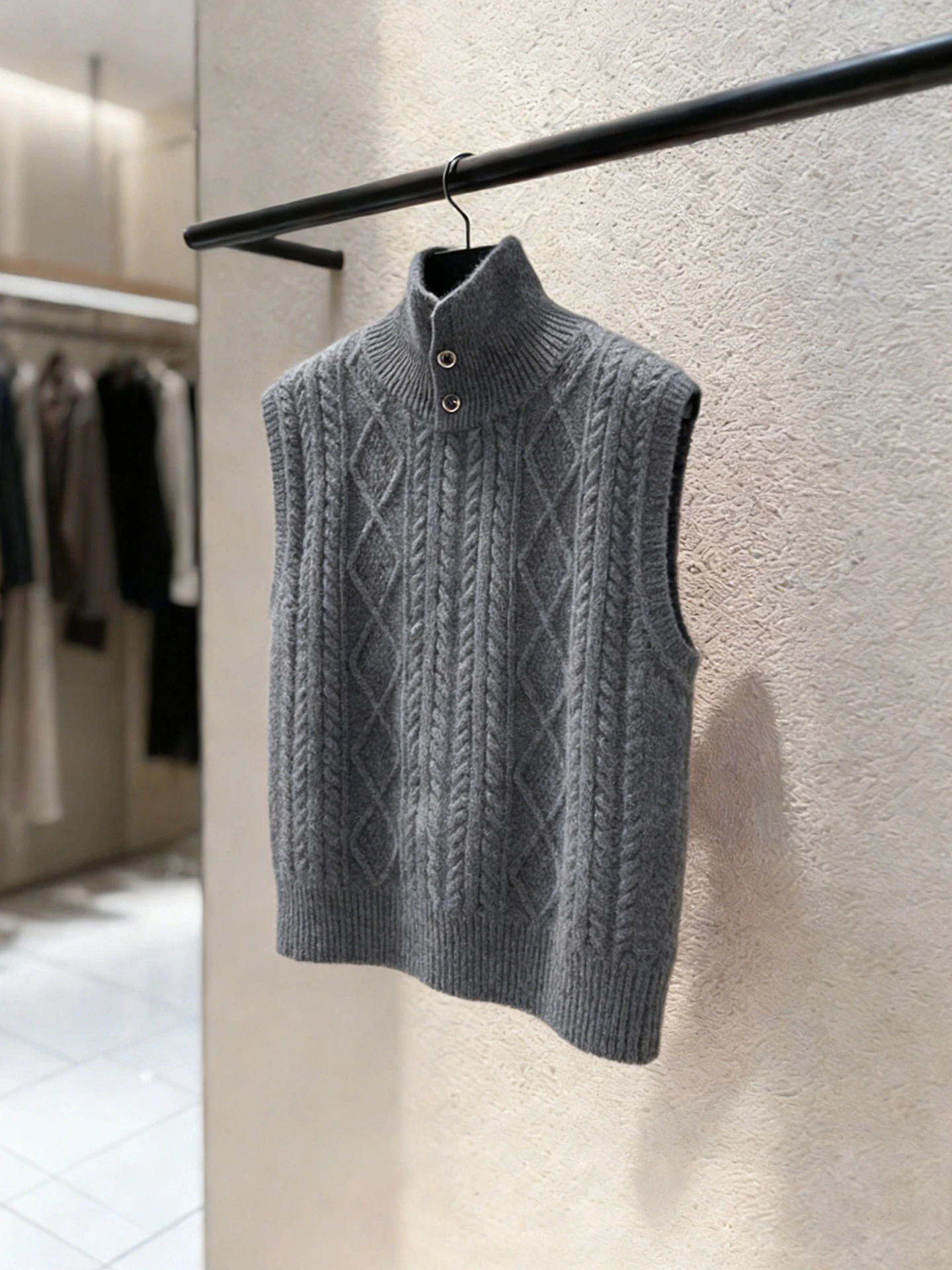 Spring 2026 High Collar Sleeveless Knitted Vest Loose Women's Fashion Inner Wear Layering Slimming Style Commute Wind
Spring 2026 High Collar Sleeveless Knitted Vest Loose Women's Fashion Inner Wear Layering Slimming Style Commute Wind