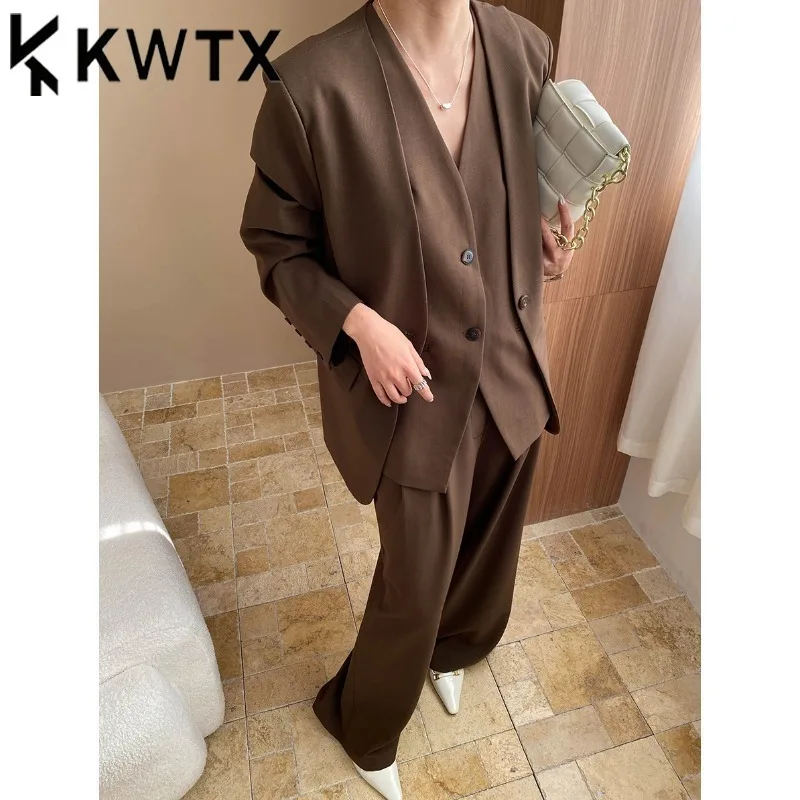 KWTX Women's 3 Piece Suit Set - Vest Blazer Pants Spring Summer Office Wear Lightweight Matching Outfit Ladies Elegant Luxurious
KWTX Women's 3 Piece Suit Set - Vest Blazer Pants Spring Summer Office Wear Lightweight Matching Outfit Ladies Elegant Luxurious