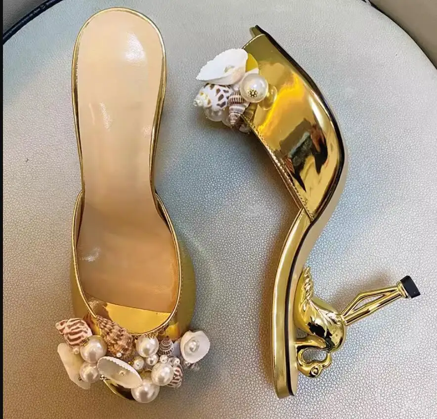 Abnormal Heeled Gold Patent Leather Pears and Shell Mules Summer Sandals Women's Shoes High Heels Open Toes Party Show Shoes
Abnormal Heeled Gold Patent Leather Pears and Shell Mules Summer Sandals Women's Shoes High Heels Open Toes Party Show Shoes