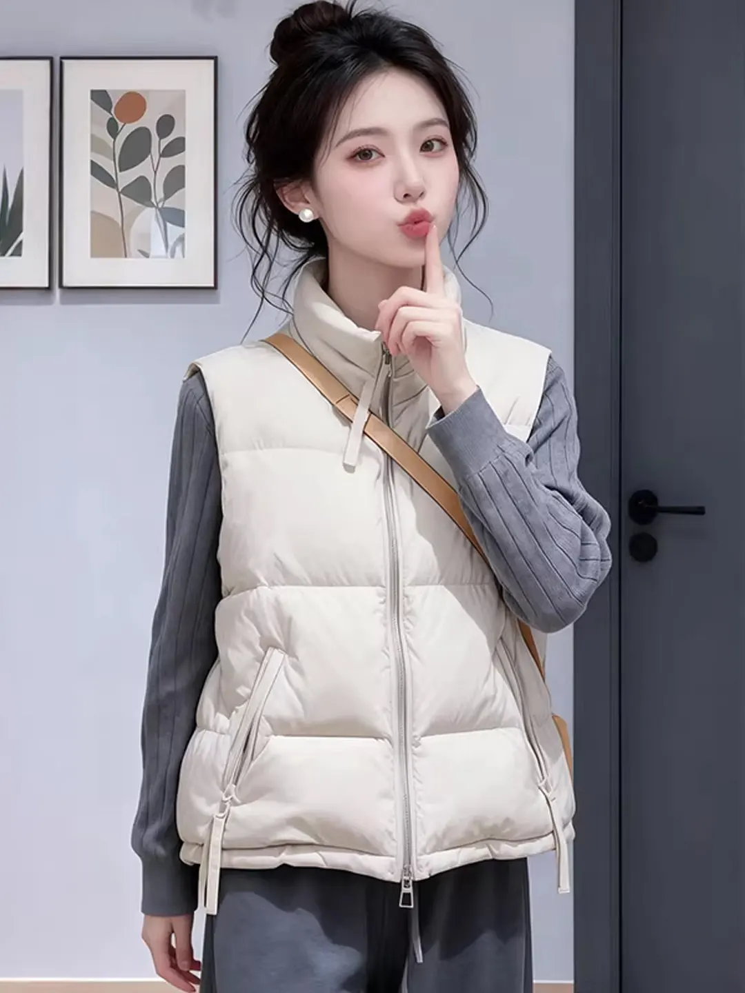 Женская модная утепленная короткая жилетка из полиэстера, новинка Весна 2026, теплая, для повседневной носки
Женская модная утепленная короткая жилетка из полиэстера, новинка Весна 2026, теплая, для повседневной носки