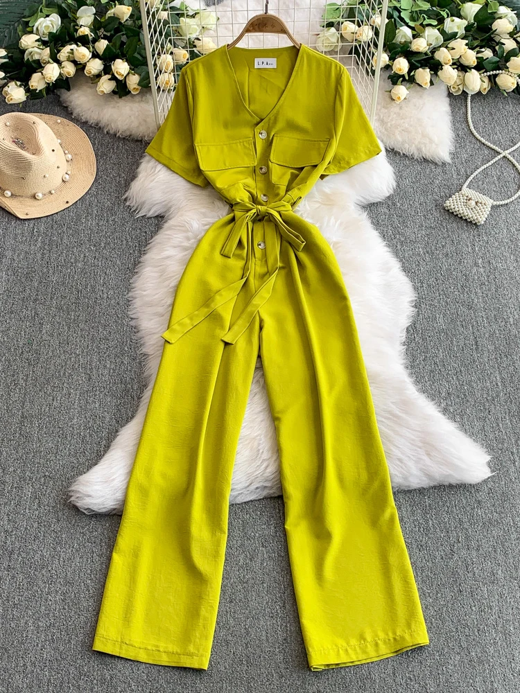 Summer Women's V-neck Single Breasted Short Sleeved Jumpsuit New Solid Color Beach Vacation Casual Wide Leg Pants L62
Summer Women's V-neck Single Breasted Short Sleeved Jumpsuit New Solid Color Beach Vacation Casual Wide Leg Pants L62