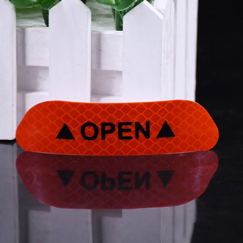 4 pieces of reflective film strips, safety warning stickers, diamond car doors, exposed bodies, pets
4 pieces of reflective film strips, safety warning stickers, diamond car doors, exposed bodies, pets