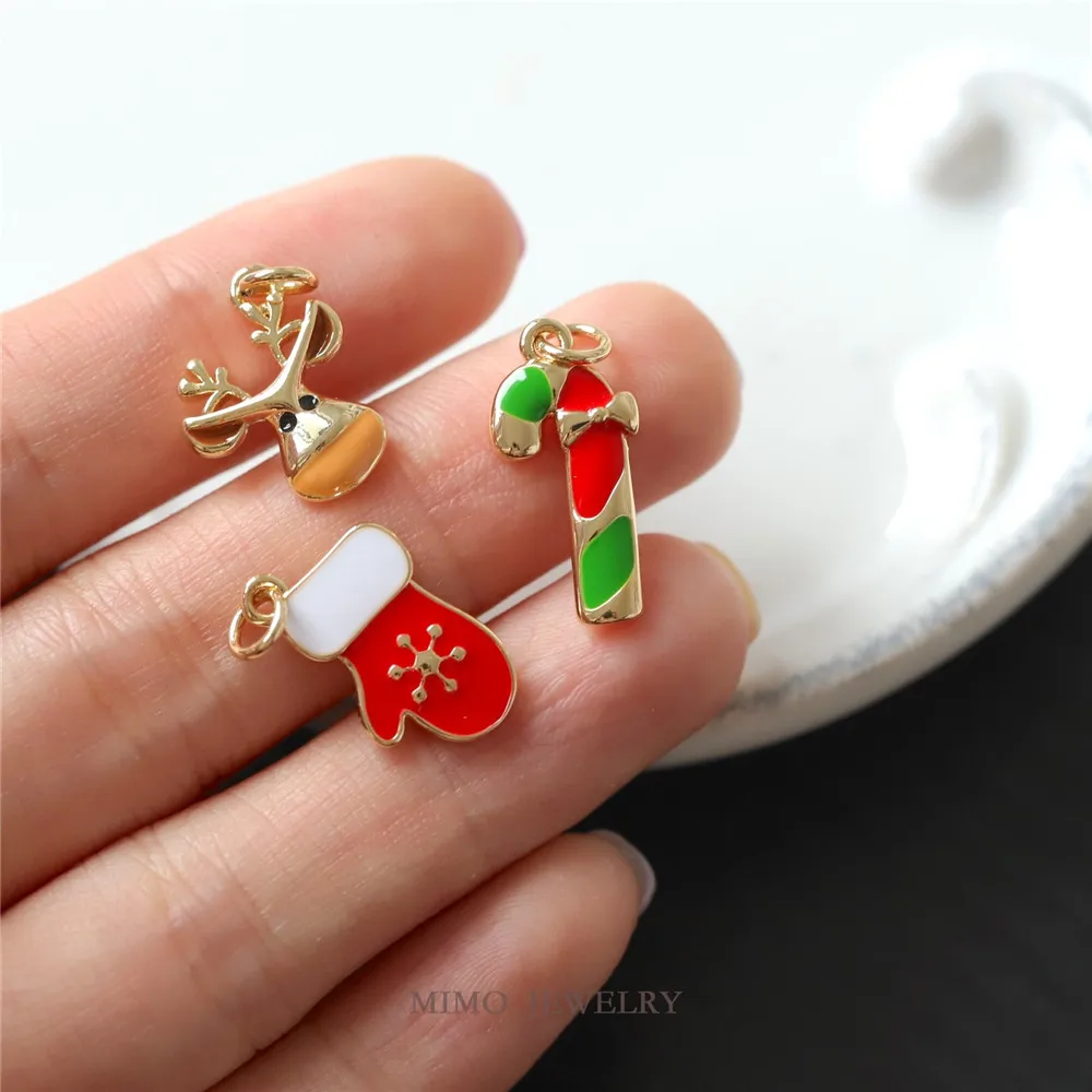1PCS DIY Copper-plated Real Gold Cartoon Christmas Style Oil-dripping Elk Glove Walking Stick Pendant
1PCS DIY Copper-plated Real Gold Cartoon Christmas Style Oil-dripping Elk Glove Walking Stick Pendant