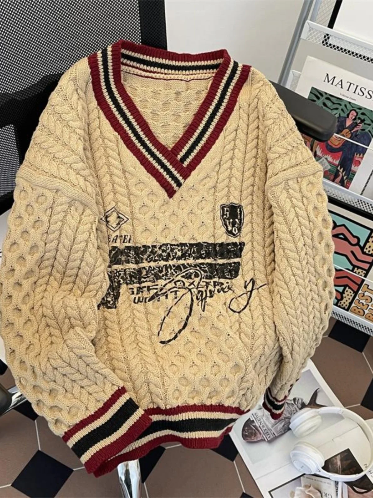 Casual Oversized Sweater V-Ne Men's American Retro College Sle Loose Fit Color Blo Letter Lazy Sle Knitted Pullover
Casual Oversized Sweater V-Ne Men's American Retro College Sle Loose Fit Color Blo Letter Lazy Sle Knitted Pullover