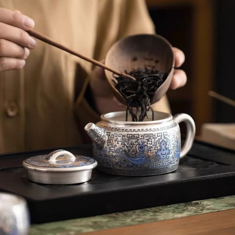 Silver Teapot Set with Silver Inlay and Enamel 2 Cups Gongfu Tea Set Luxury Home Decor Gift Box
Silver Teapot Set with Silver Inlay and Enamel 2 Cups Gongfu Tea Set Luxury Home Decor Gift Box