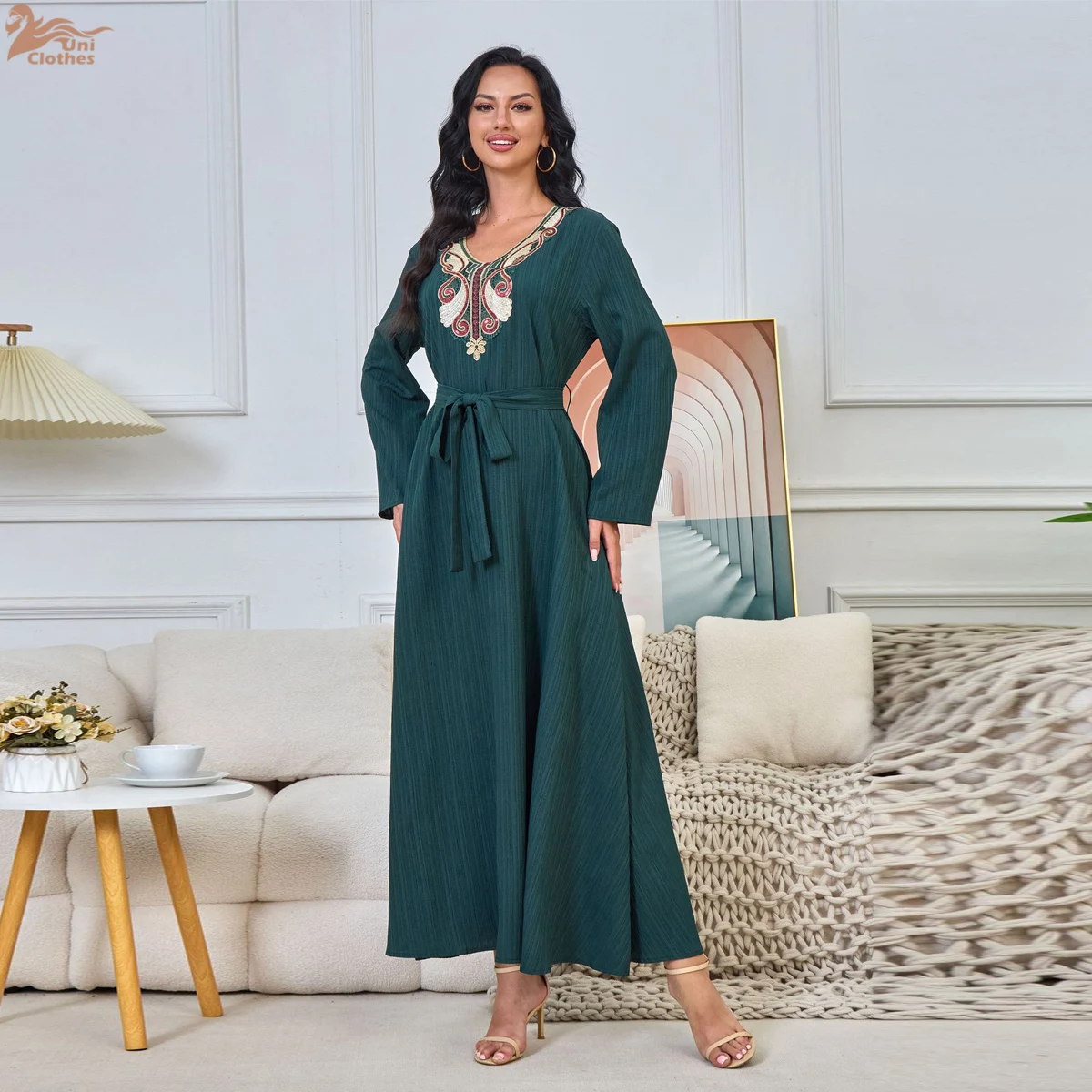 Мусульманское элегантное женское вечернее платье с вышивкой, Дубайский жаккардовый кафтан с v-образным вырезом и поясом Абая
Мусульманское элегантное женское вечернее платье с вышивкой, Дубайский жаккардовый кафтан с v-образным вырезом и поясом Абая