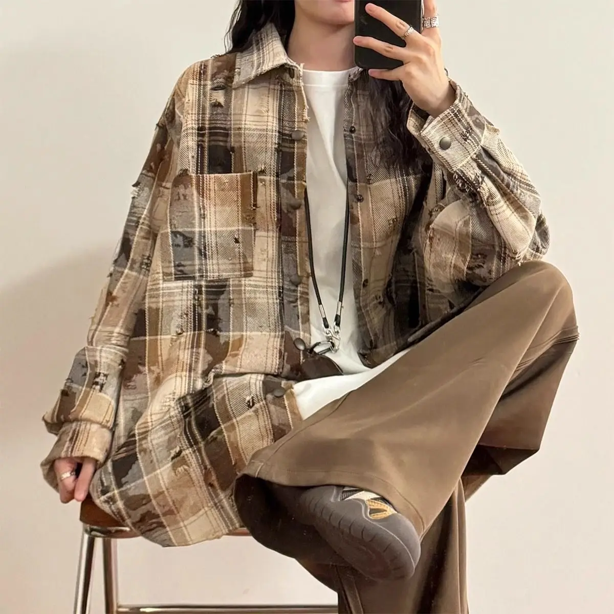 Retro American Streetwear Gradient Washed Fleece Long Sleeve Shirt Men's Women's Checkered Casual Top for Spring Autumn
Retro American Streetwear Gradient Washed Fleece Long Sleeve Shirt Men's Women's Checkered Casual Top for Spring Autumn