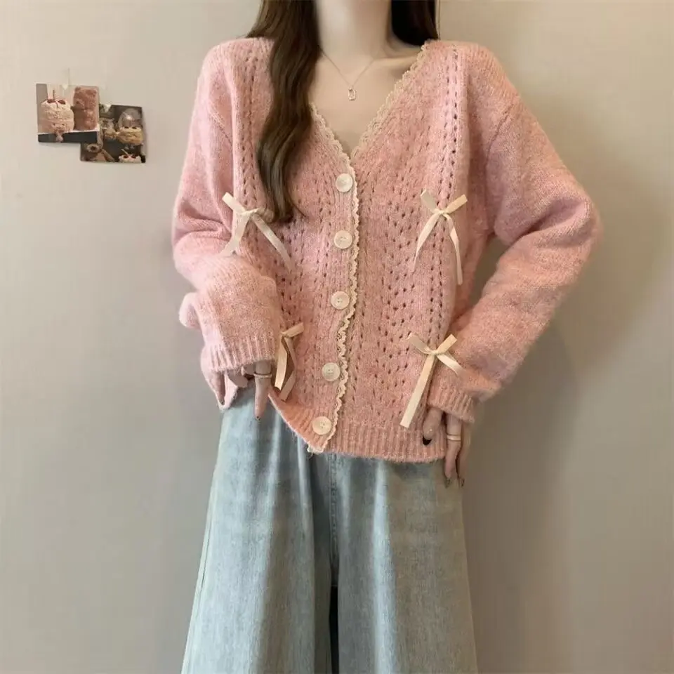 Autumn Sweet Gentle Bow V-Neck Knitted Cardigan Women Korean Chic Lace Splicing Long Sleeve Sweater Coat Female Loose Tops
Autumn Sweet Gentle Bow V-Neck Knitted Cardigan Women Korean Chic Lace Splicing Long Sleeve Sweater Coat Female Loose Tops